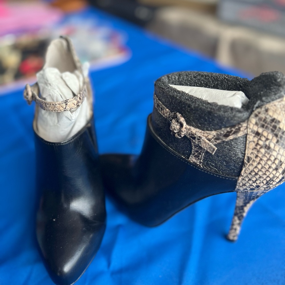Shoes - Picture 2 of 3